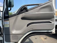 三菱ふそうキャンターアルミバン小型（2t・3t）[写真29]