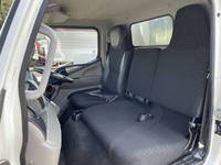 三菱ふそうキャンターアルミバン小型（2t・3t）[写真30]