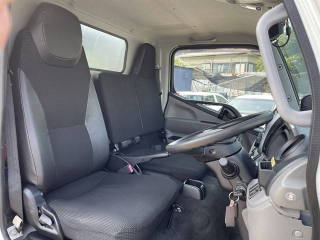 三菱ふそうキャンターアルミバン小型（2t・3t）[写真30]