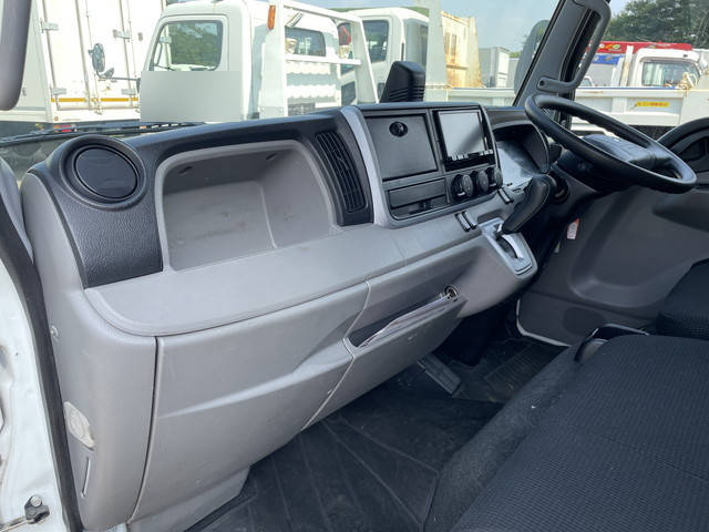 三菱ふそうキャンターアルミバン小型（2t・3t）[写真31]