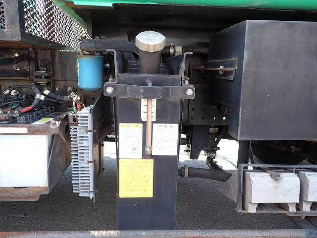 三菱ふそうキャンターパッカー車（塵芥車）小型（2t・3t）[写真23]