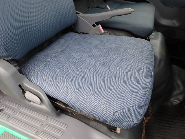 三菱ふそうキャンターパッカー車（塵芥車）小型（2t・3t）[写真40]