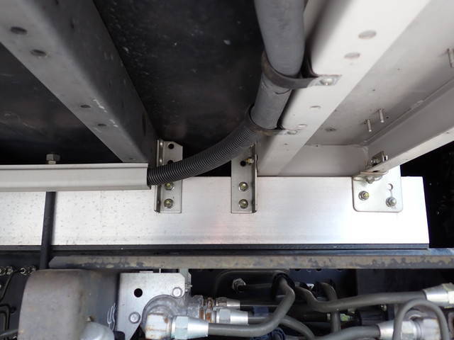 いすゞフォワードアルミウイング中型（4t）[写真17]