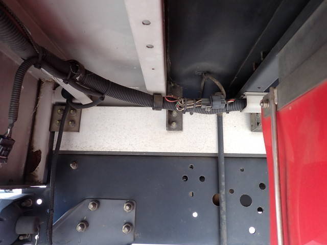 いすゞフォワードアルミウイング中型（4t）[写真20]