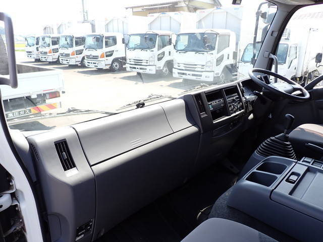 いすゞフォワードアルミウイング中型（4t）[写真26]