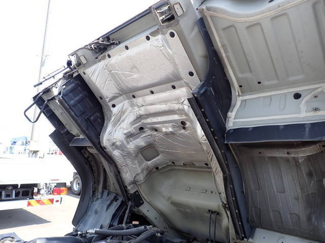 いすゞフォワードアルミウイング中型（4t）[写真32]