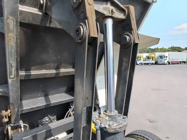 いすゞフォワードダンプ中型（4t）[写真10]