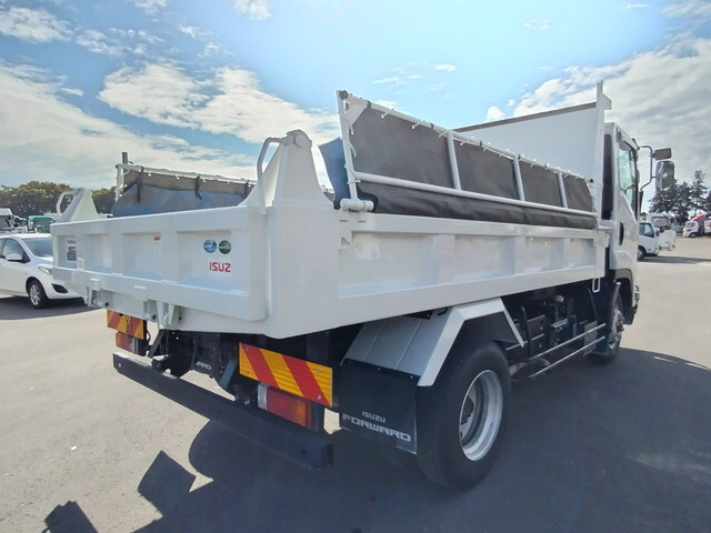 いすゞフォワードダンプ中型（4t）[写真06]