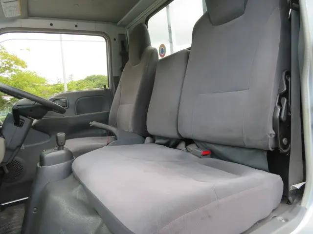 いすゞエルフ平ボディ小型（2t・3t）[写真11]