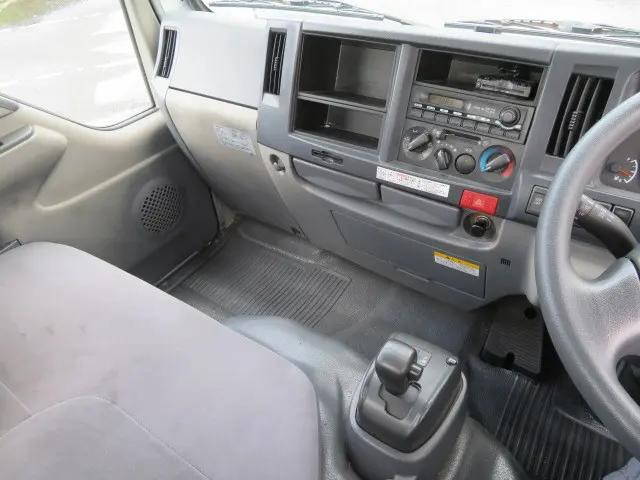 いすゞエルフ平ボディ小型（2t・3t）[写真16]