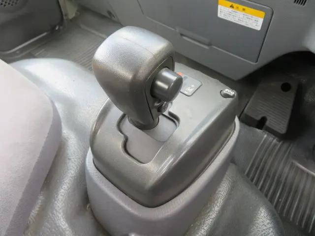 いすゞエルフ平ボディ小型（2t・3t）[写真17]