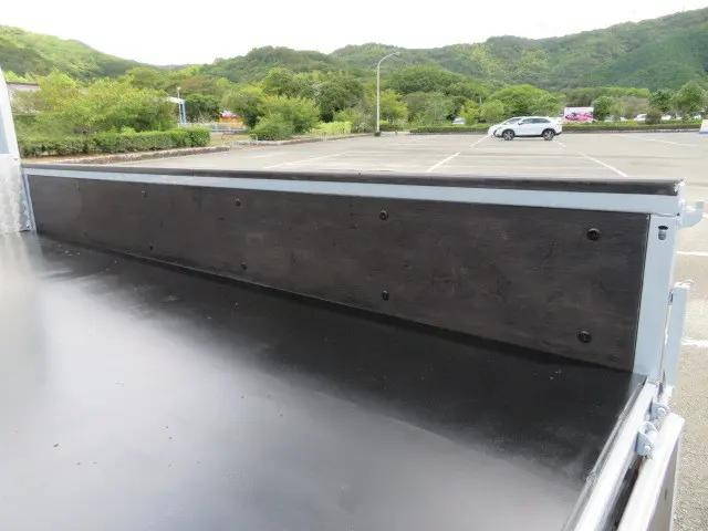 いすゞエルフ平ボディ小型（2t・3t）[写真26]