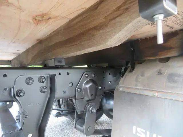 いすゞエルフ平ボディ小型（2t・3t）[写真33]