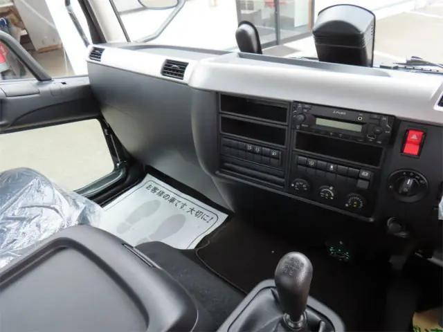 三菱ふそうファイタークレーン4段中型（4t）[写真11]