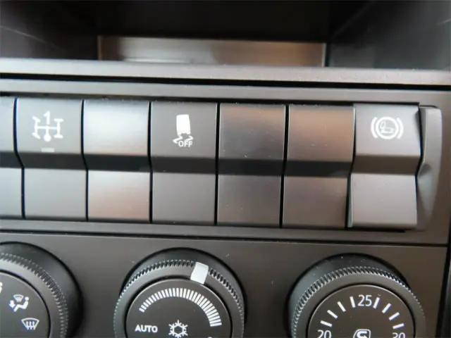 三菱ふそうファイタークレーン4段中型（4t）[写真13]