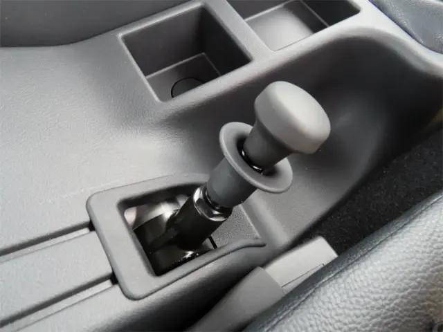 三菱ふそうファイタークレーン4段中型（4t）[写真19]