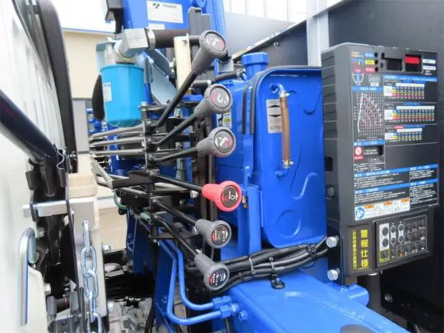 三菱ふそうファイタークレーン4段中型（4t）[写真30]