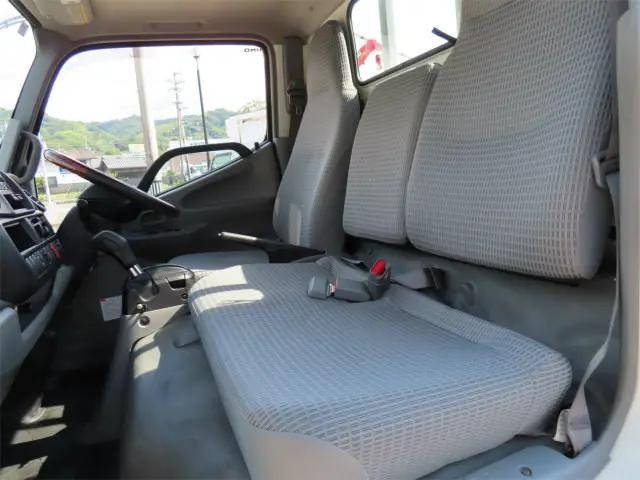 日野デュトロ平ボディ小型（2t・3t）[写真10]