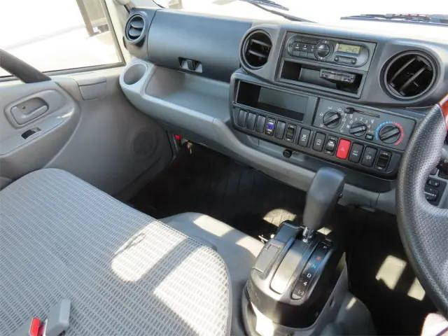 日野デュトロ平ボディ小型（2t・3t）[写真13]