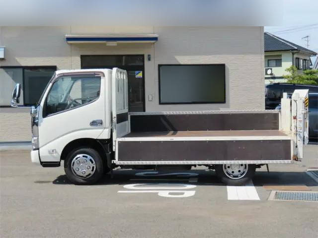 日野デュトロ平ボディ小型（2t・3t）[写真08]