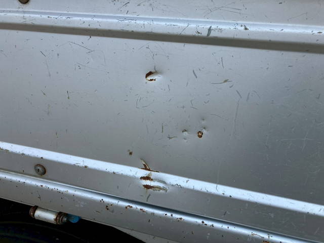 いすゞエルフ平ボディ小型（2t・3t）[写真23]