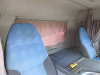 UDトラックスクオンコンテナ専用車大型（10t）[写真12]