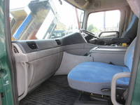 UDトラックスクオンコンテナ専用車大型（10t）[写真18]