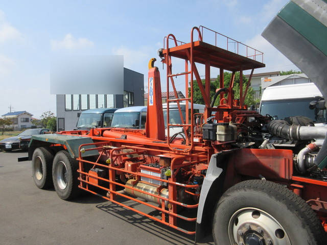 UDトラックスクオンコンテナ専用車大型（10t）[写真23]