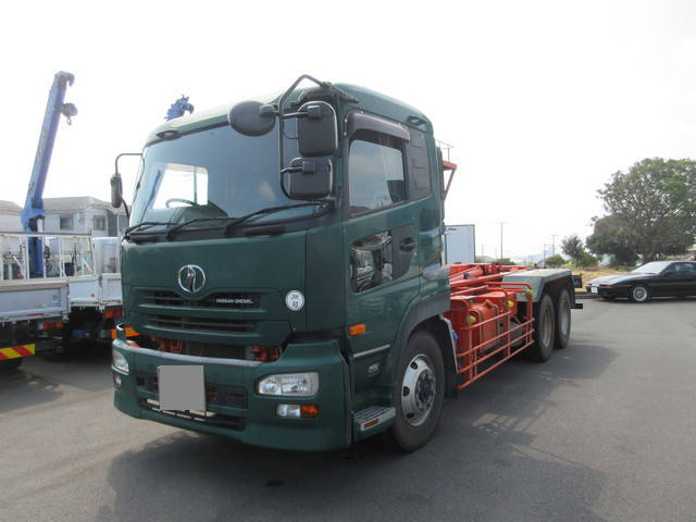 UDトラックスクオンコンテナ専用車大型（10t）[写真03]