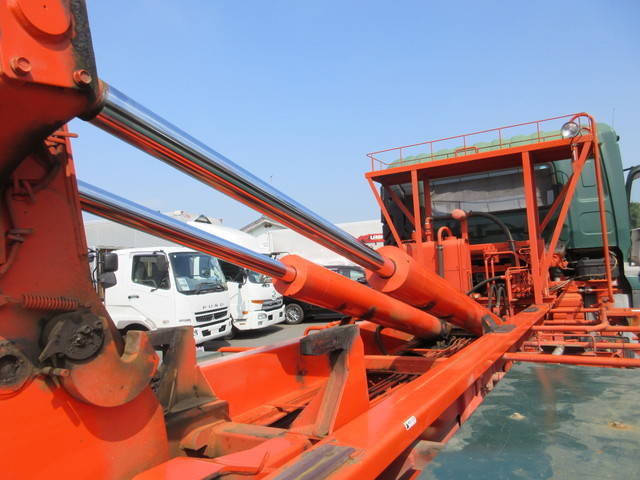 UDトラックスクオンコンテナ専用車大型（10t）[写真31]