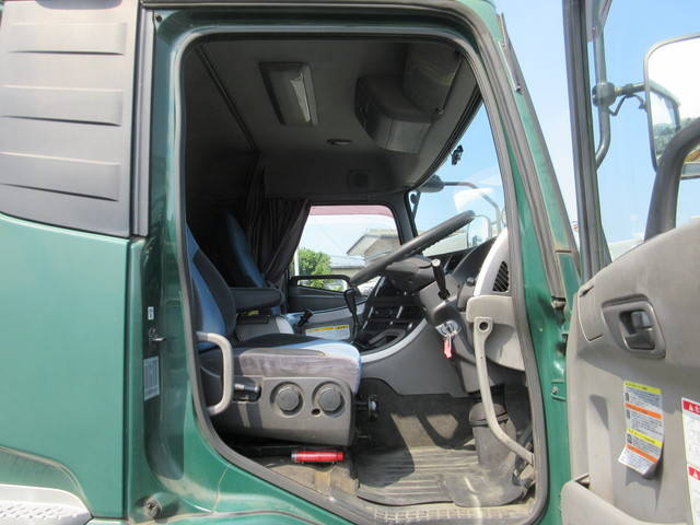 UDトラックスクオンコンテナ専用車大型（10t）[写真09]