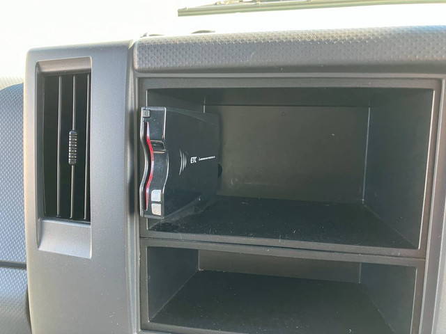 いすゞフォワードアルミウイング中型（4t）[写真11]