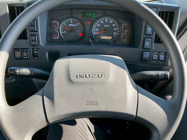 いすゞフォワードアルミウイング中型（4t）[写真15]