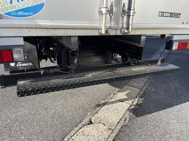 三菱ふそうキャンターアルミバン小型（2t・3t）[写真11]