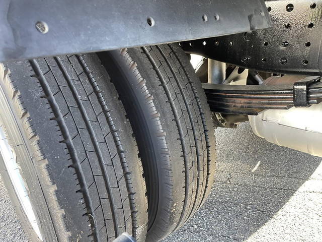 三菱ふそうキャンターアルミバン小型（2t・3t）[写真17]