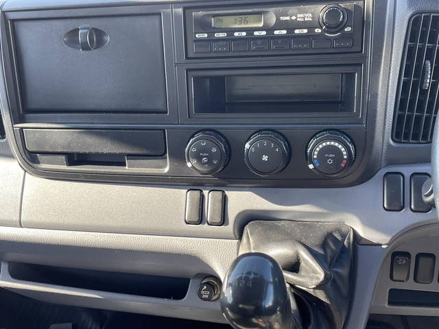 三菱ふそうキャンターアルミバン小型（2t・3t）[写真21]