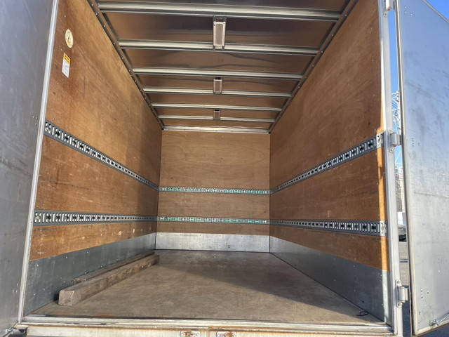 三菱ふそうキャンターアルミバン小型（2t・3t）[写真08]