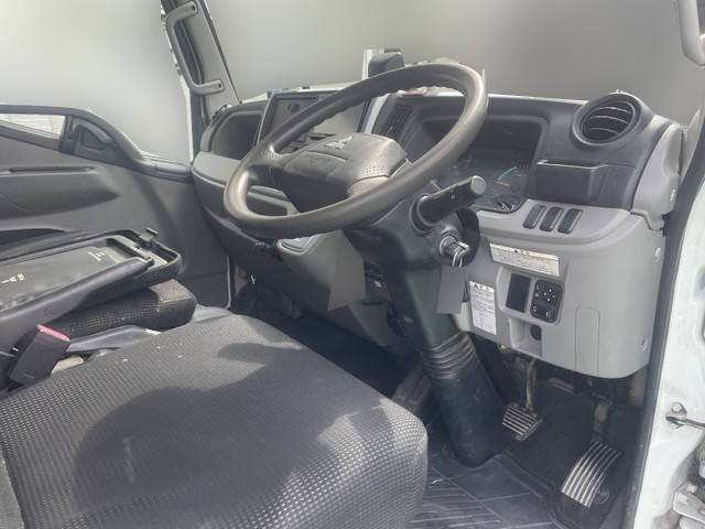 三菱ふそうキャンターダブルキャブ（Wキャブ）小型（2t・3t）[写真26]