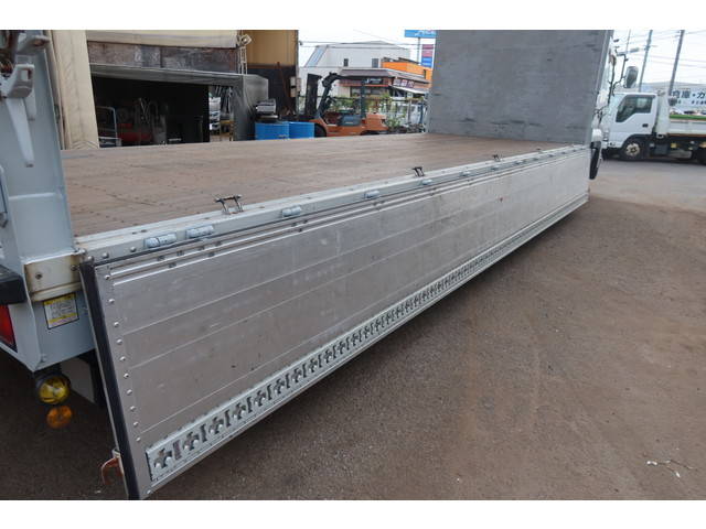 いすゞフォワードアルミウイング中型（4t）[写真12]