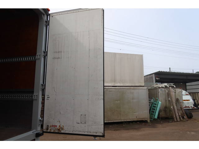 いすゞフォワードアルミウイング中型（4t）[写真13]