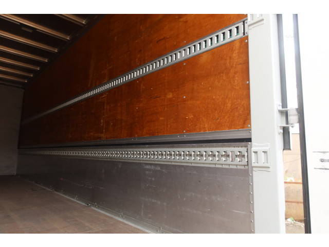 いすゞフォワードアルミウイング中型（4t）[写真16]