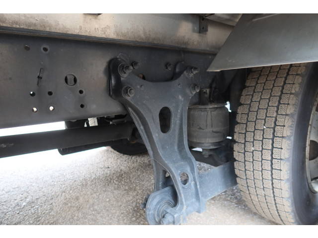 いすゞフォワードアルミウイング中型（4t）[写真23]