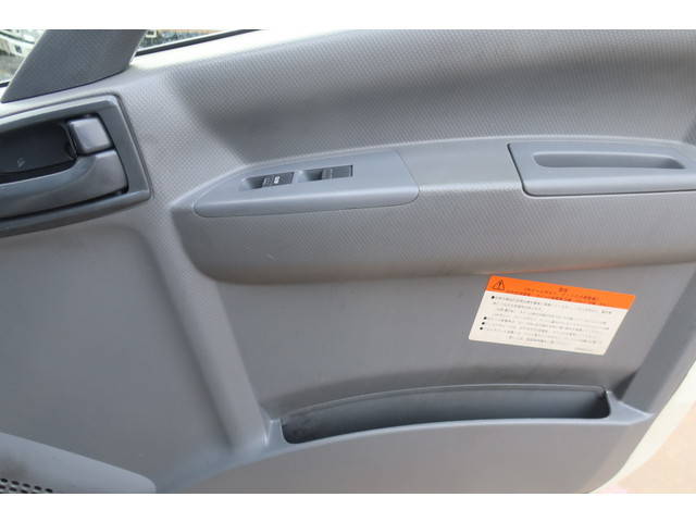 いすゞフォワードアルミウイング中型（4t）[写真29]