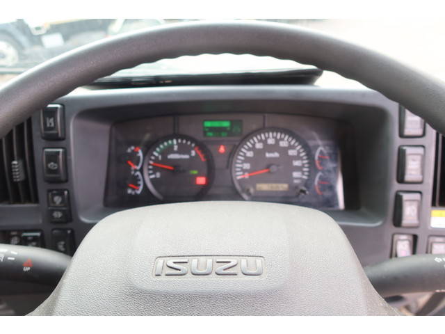 いすゞフォワードアルミウイング中型（4t）[写真32]