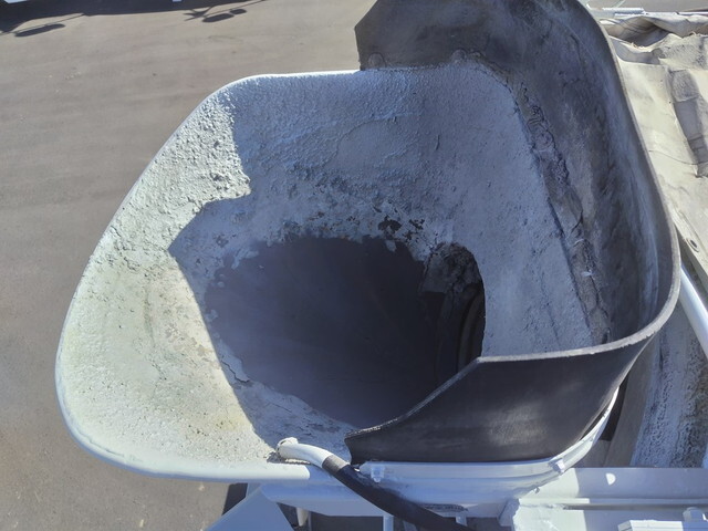 いすゞフォワードミキサー車（コンクリートミキサー）増トン（6t・8t）[写真10]