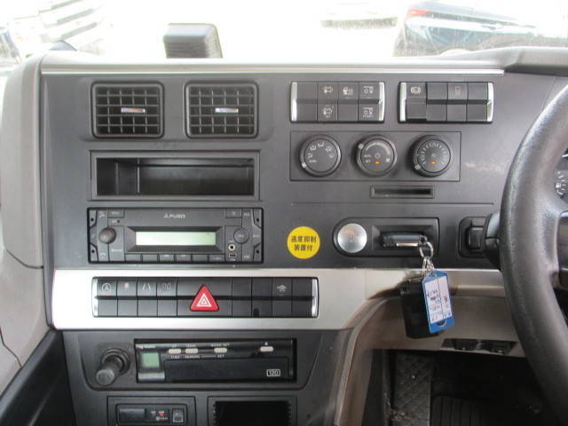 三菱ふそうスーパーグレートアルミブロック大型（10t）[写真28]