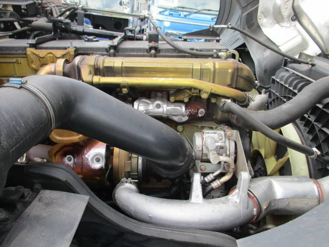 三菱ふそうスーパーグレートアルミブロック大型（10t）[写真36]