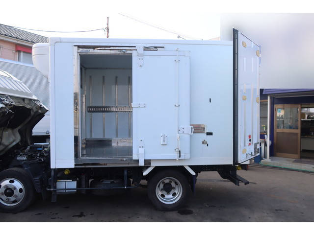 三菱ふそうキャンター冷凍車（冷蔵車）小型（2t・3t）[写真16]