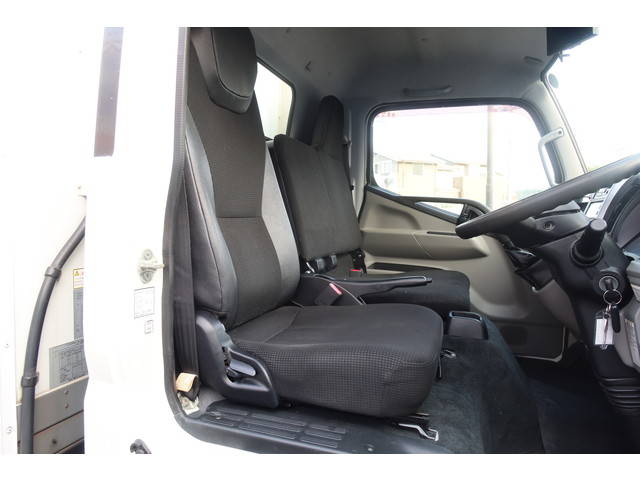 三菱ふそうキャンター冷凍車（冷蔵車）小型（2t・3t）[写真31]