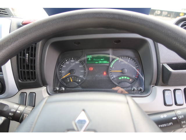 三菱ふそうキャンター冷凍車（冷蔵車）小型（2t・3t）[写真32]